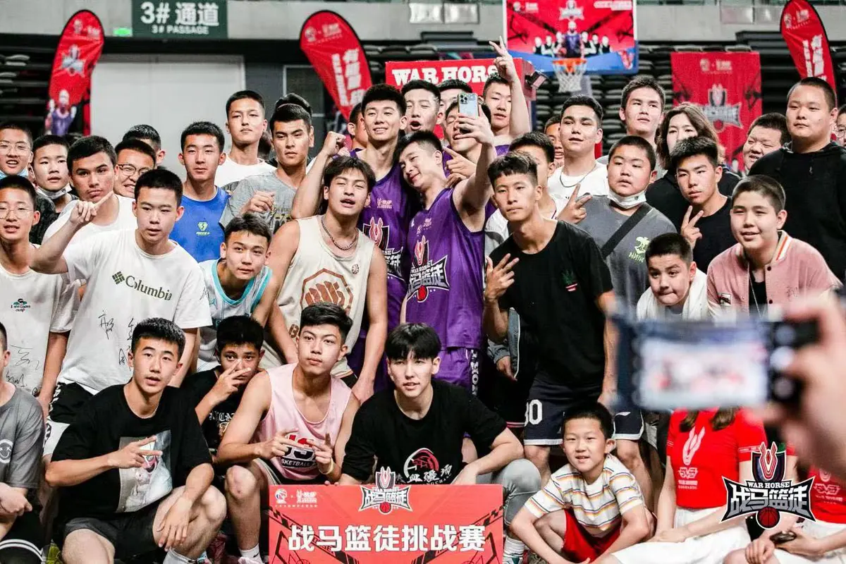 老年人打篮球时应如何进行适当的力量训练?_2